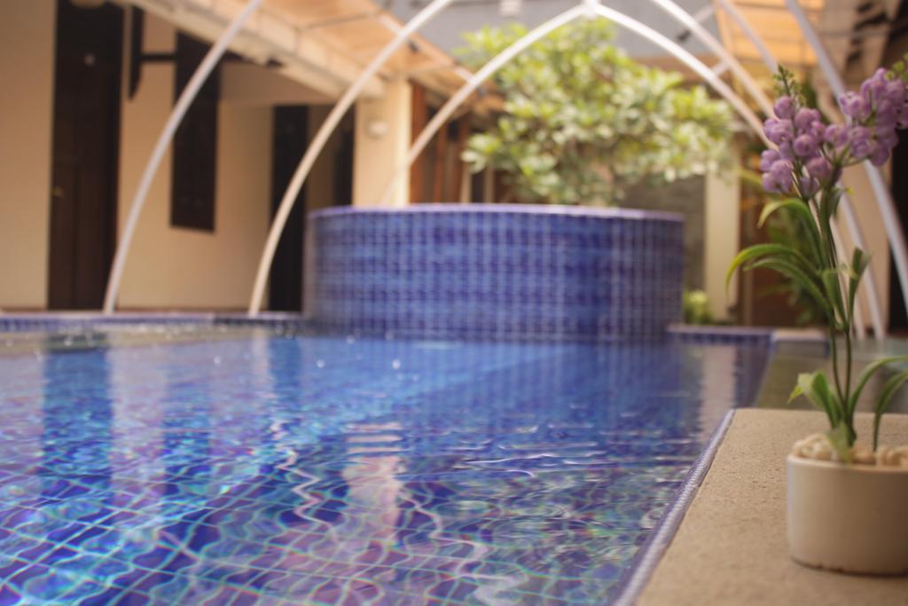 Lovender Guesthouse Malang Exterior foto